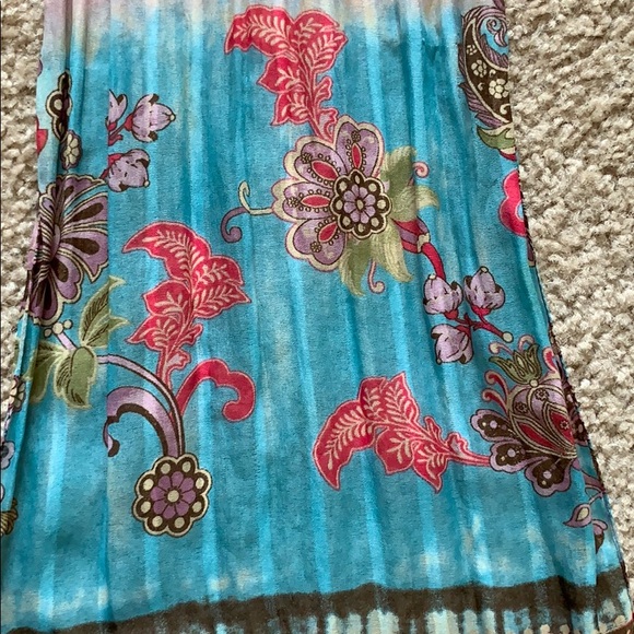 Scarf - Picture 2 of 5